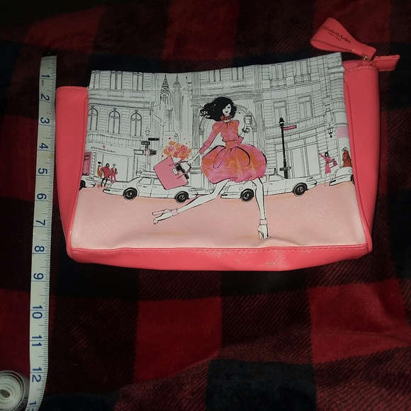 Elizabeth Arden- Makeup Bag - Picture 4 of 5